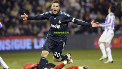 电竞巅峰战高开低走憾负强敌，LGD超级Major征程止步季军