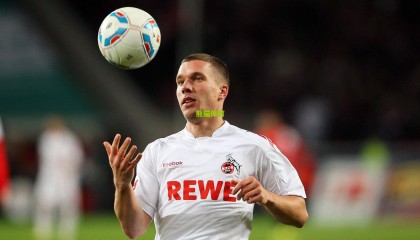 德甲巅峰对决票价疯涨44倍！图片报曝拜仁vs勒沃库森门票炒至2675欧，球迷怒斥黄牛乱象