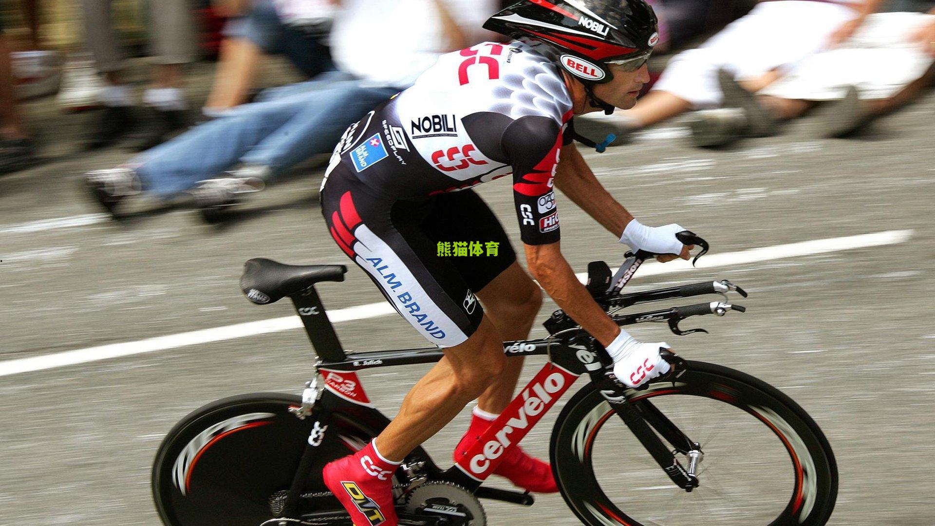 波拉霍公开叫阵惠特克，中量级新星挑战前冠军，潜在对决引爆格斗社区